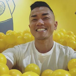 Meet your Posher, Phi